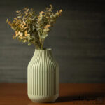 تصویر دکوری از محصول خروجی قالب سیلیکونی گلدان مدل شیاردار ساده